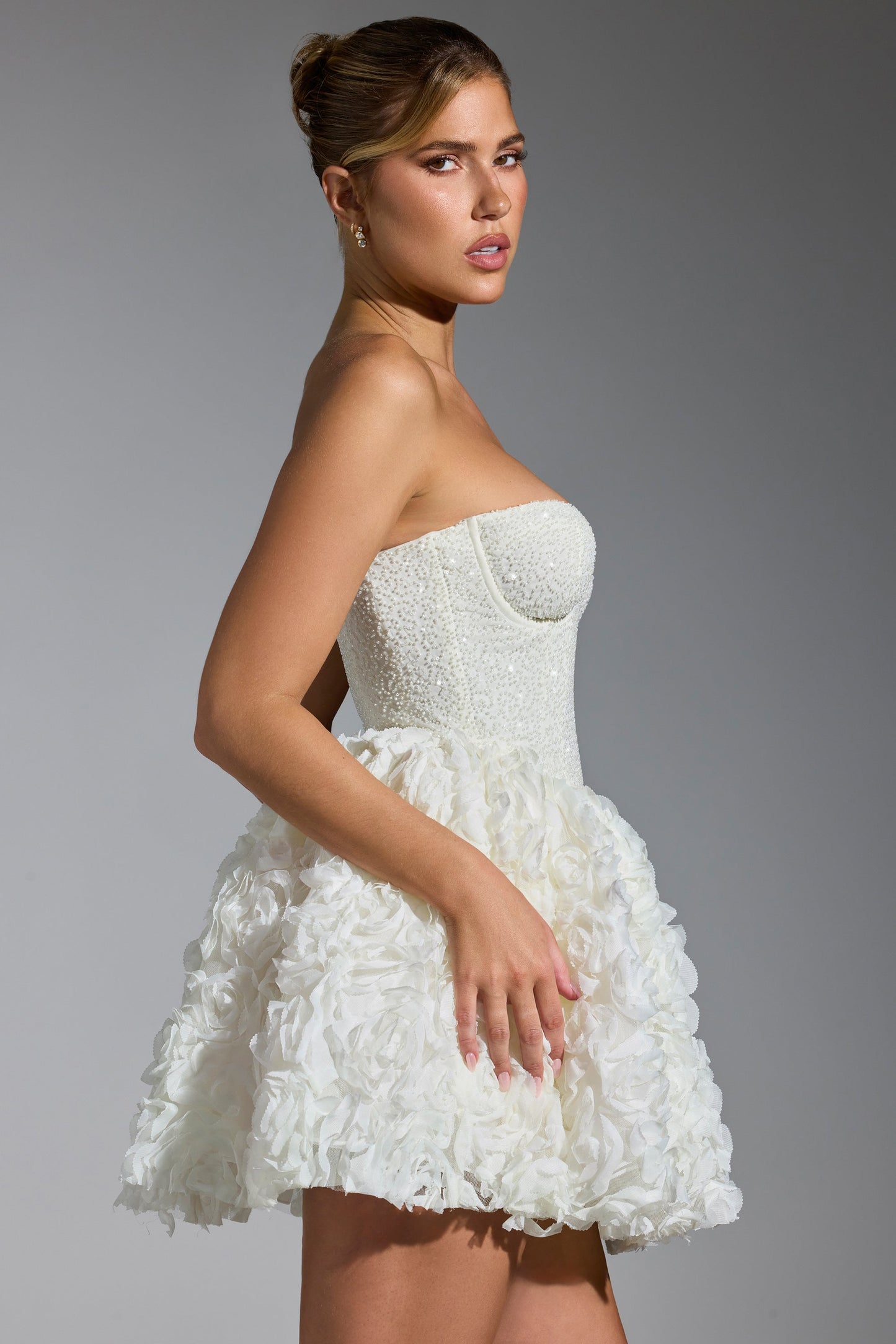 Embellished Floral-Appliqu�� Lace-Up Mini Dress in White