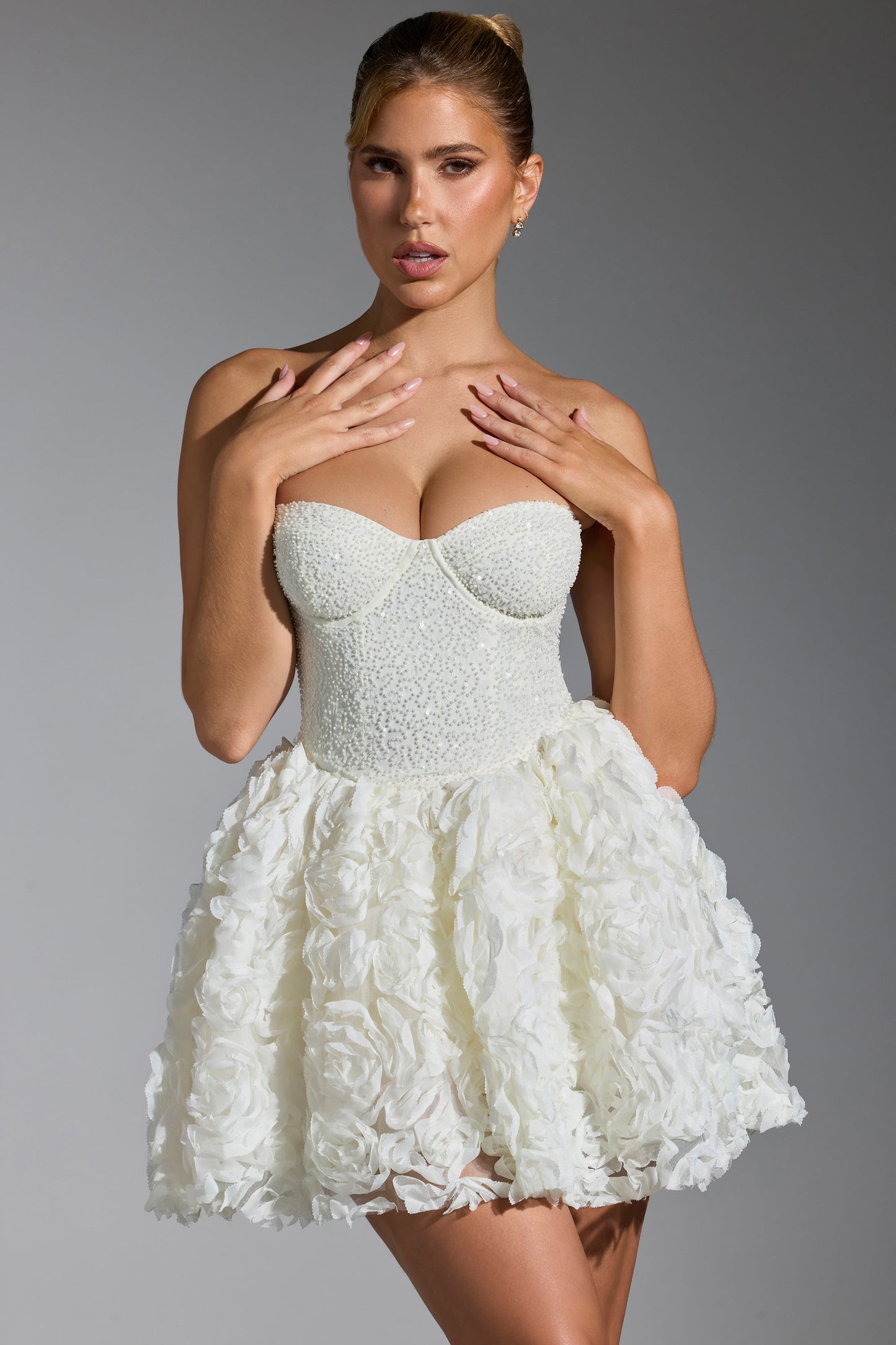 Embellished Floral-Appliqu�� Lace-Up Mini Dress in White